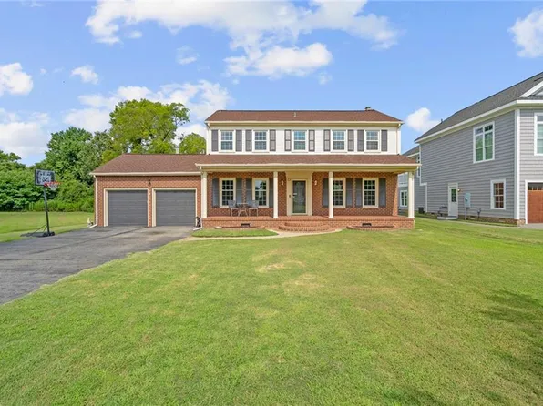25 Hampshire Dr, Hampton, VA 23669