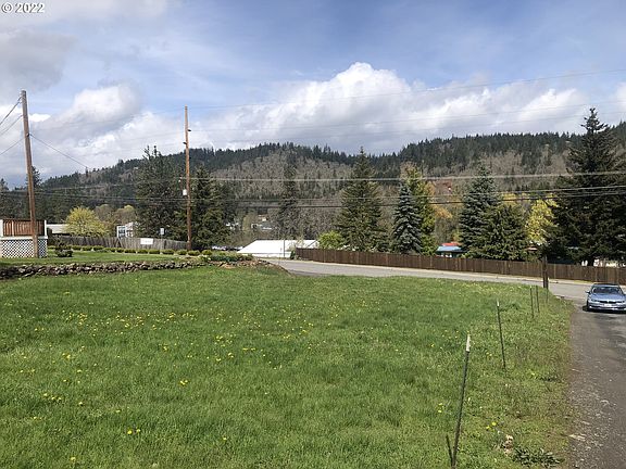 2nd image of 145 NW Loop Rd
