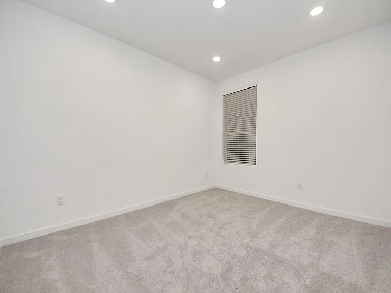 904 Capracotta Dr — Photo 8