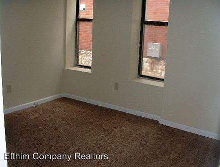 2nd image of 5302 Maple Ave