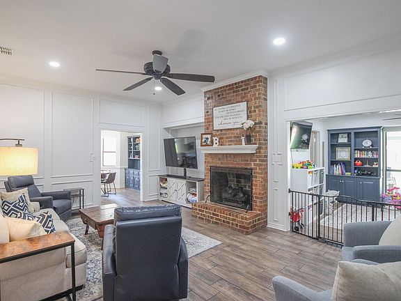 3rd image of 5807 Plantation Dr