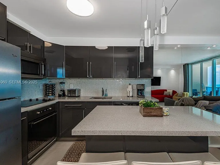 2301 Collins Ave #1111 — Photo 16