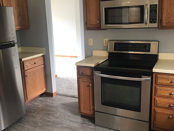 4th image of 7686 Baywood Dr E