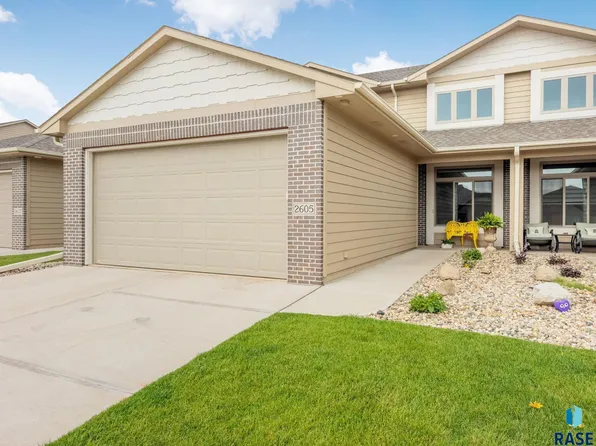 2605 S Kinderhook Ave, Sioux Falls, SD 57106