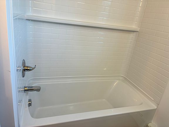 3rd image of 104 Maple St #4