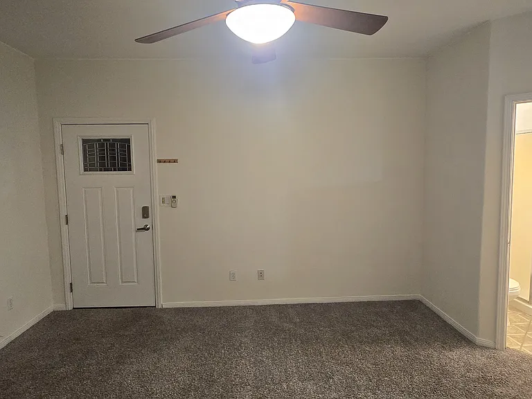 6212 Zelzah Ave — Photo 11