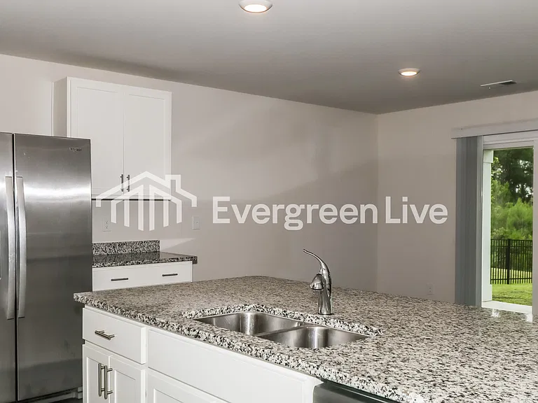 1181 Ridgeford Dr — Photo 2