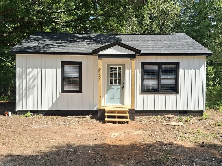 Steep Hill Rd — Photo 1