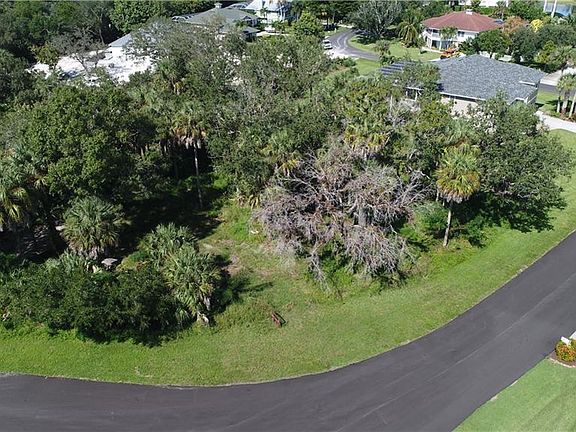 3rd image of 18240 Parkridge Ct