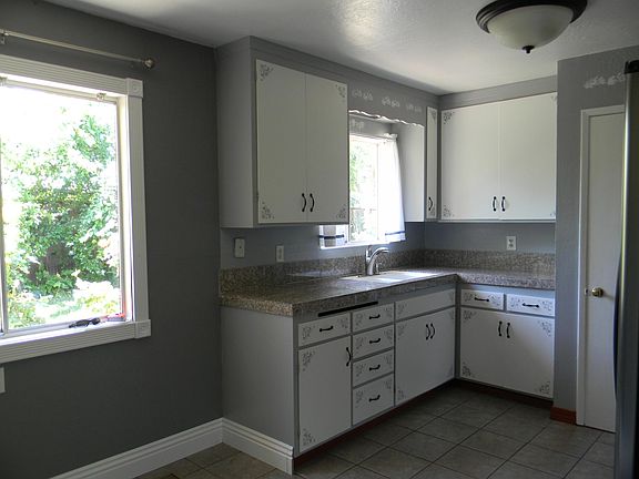 Kitchen/ Dining Room