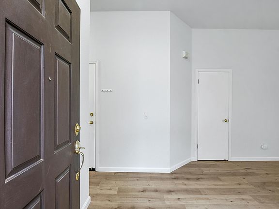 5th image of 276 Black Amber Way