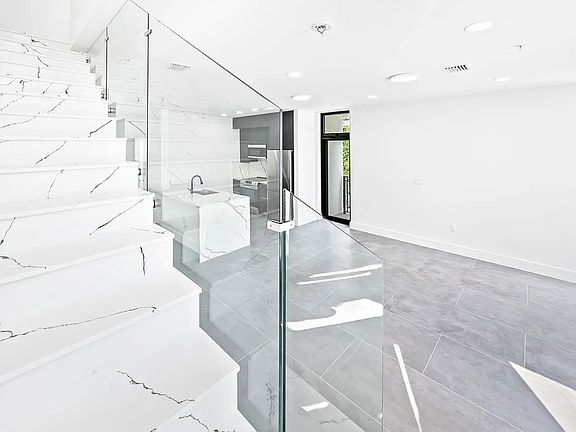 3rd image of 526 SW 2nd St #6