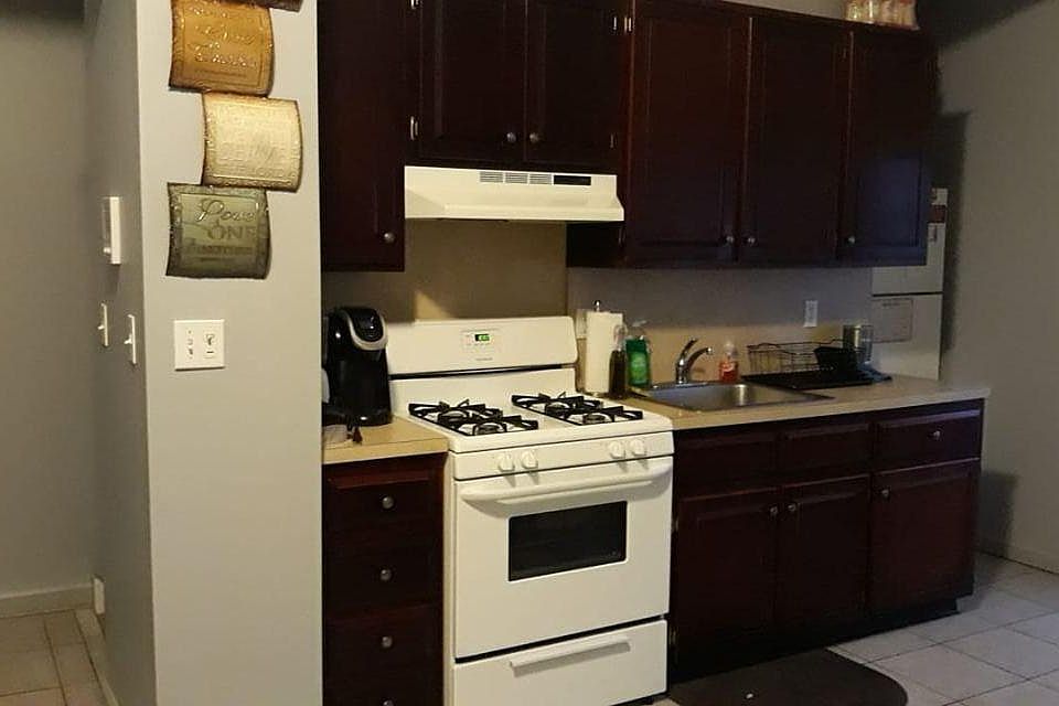 1st image of 1060 Logan Ave APT 2