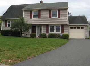 56 Appleman Rd, Somerset, NJ 08873