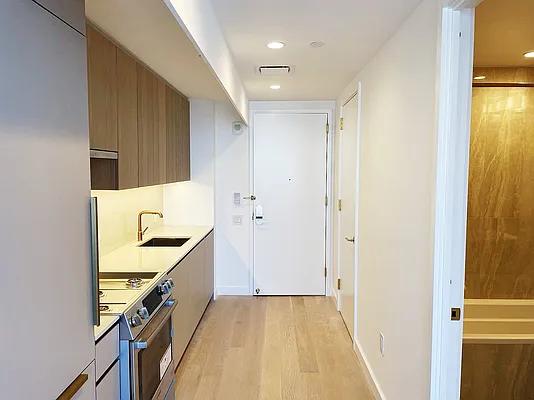 Rented by YouYork Management LLC | media 7