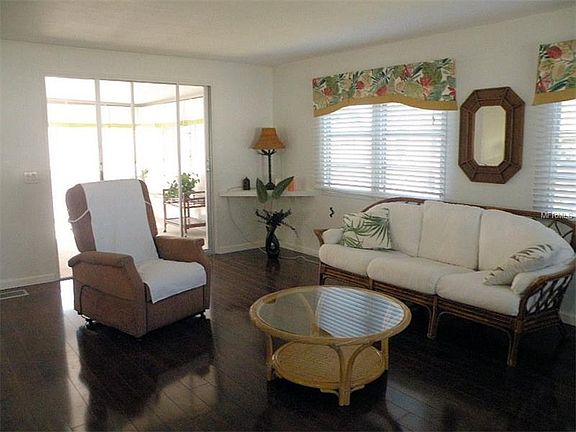 4th image of 12 Pindo Palm St W #12