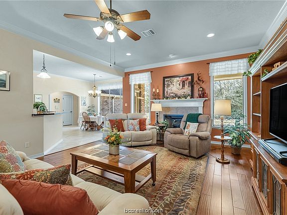 5th image of 11806 Great Oaks Dr
