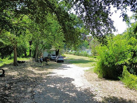 3rd image of 13043 Ann Louise Rd