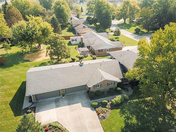 4th image of 2216 Crab Tree Dr
