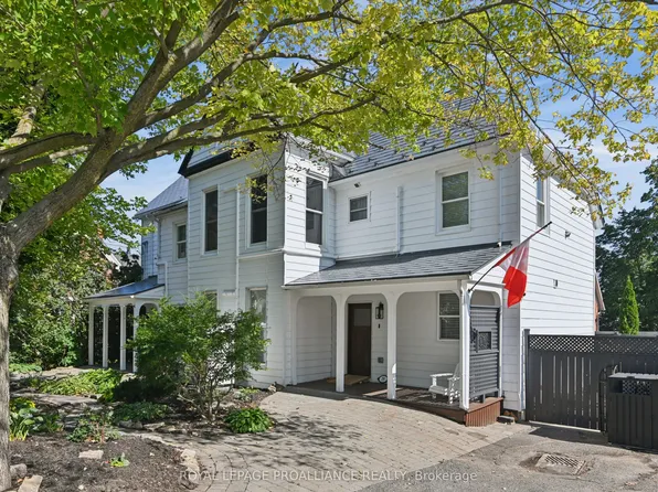 Pine St #19, Brockville, ON K6V 1E9