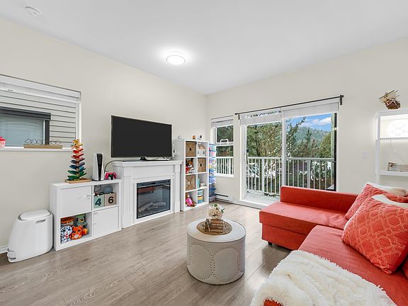 2nd image of 730 Farrow St #45