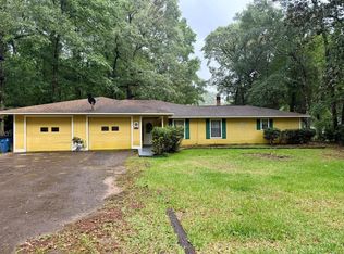 1014 W Wildwood Dr, Village Mills, TX 77663