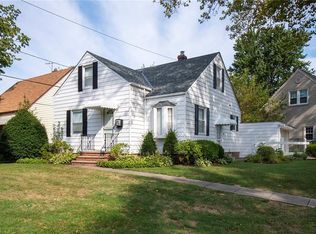 162 Eastbrook Dr, Euclid, OH