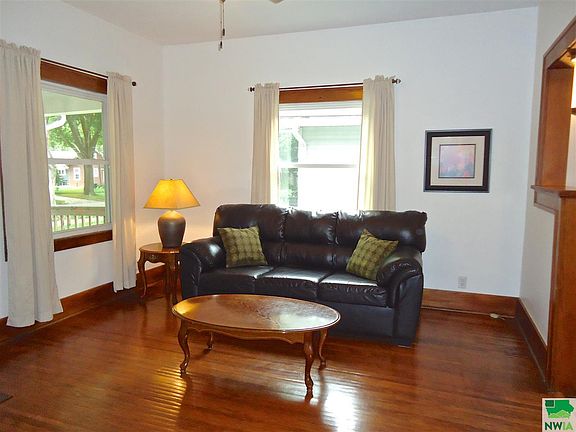 2nd image of 624 Early St