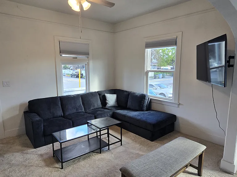 Sanborn Ave — Photo 7