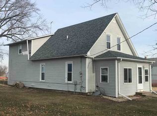 104 W Main St, Spragueville, IA 52074