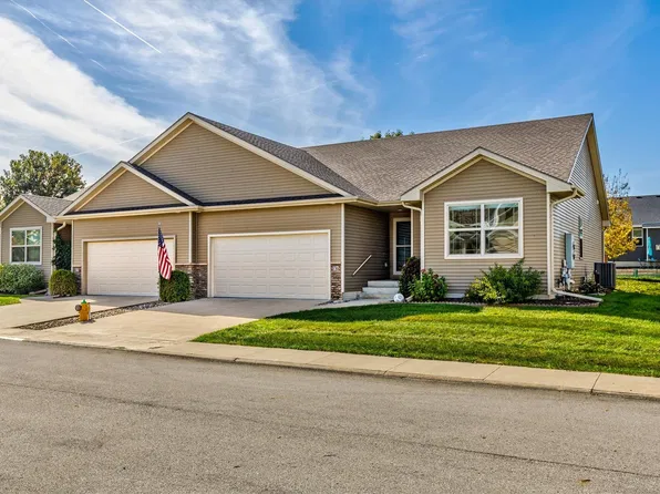 76 SE Sugarberry Ln, Pleasant Hill, IA 50327