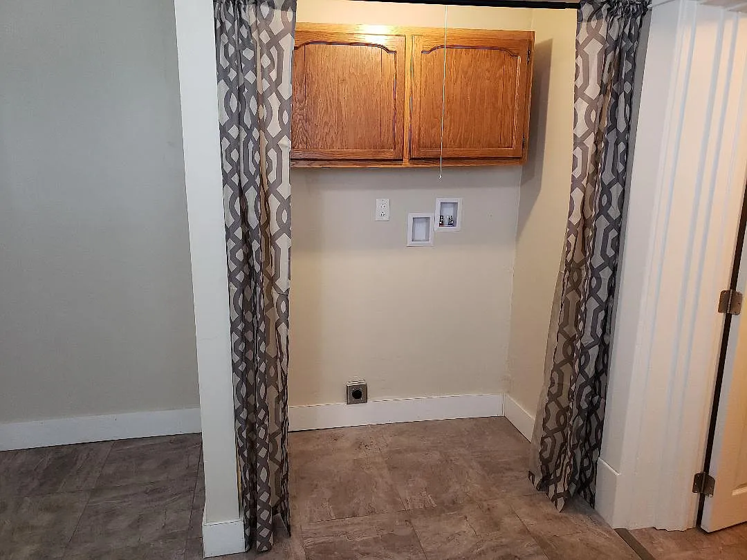 3 bed, 1.5 bath, 1900 sqft, $1,600 — Photo 4