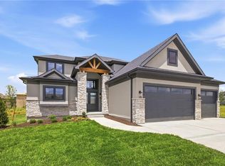 1004 Wilds Pkwy, Greenwood, MO 64034