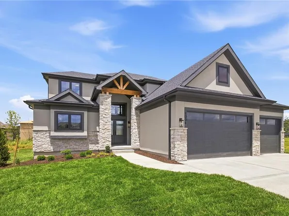 1004 Wilds Pkwy, Greenwood, MO 64034