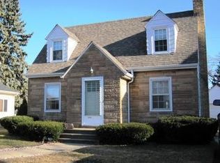 2711 Buchanan Rd, Kenosha, WI 53143