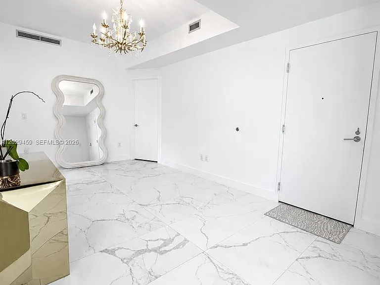 2900 NE 7th Ave #707 — Photo 8