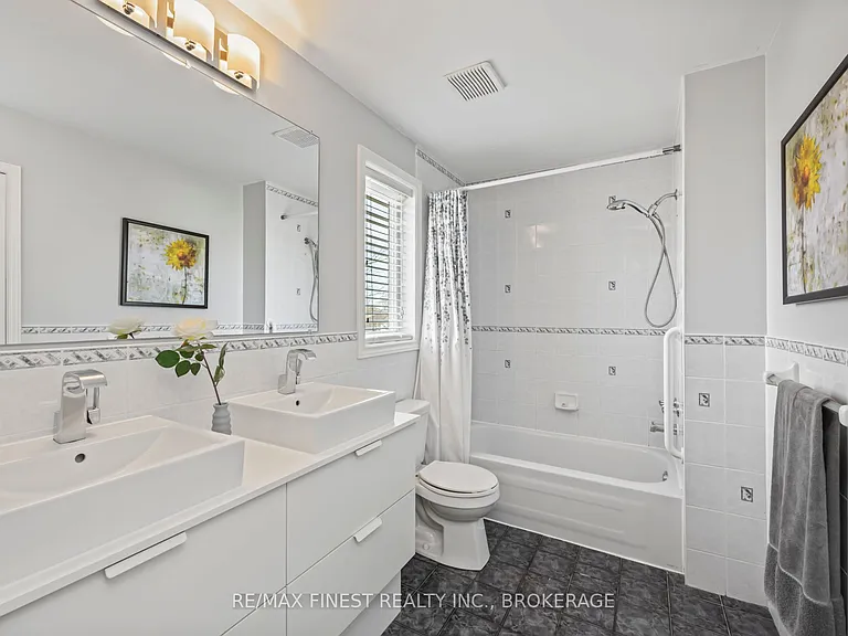 1256 Brackenwood Cres — Photo 26