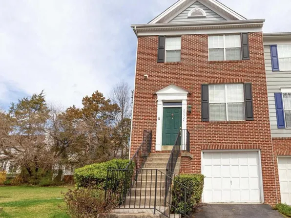25524 Heyer Sq, Chantilly, VA 20152