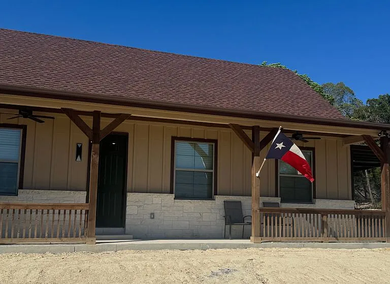 526 Cheyenne Trl — Photo 3