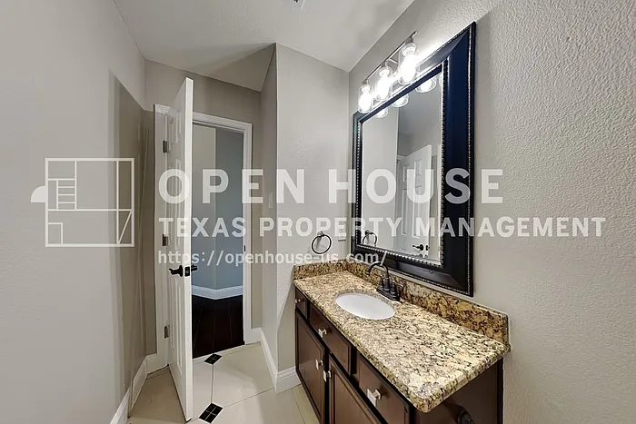 617 Creek Point Dr — Photo 16