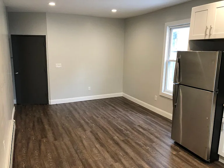 114 Park Ave #2 — Photo 2