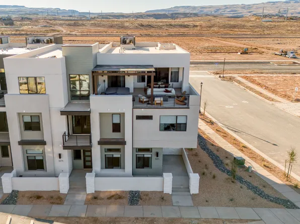 Santa Monica Plan, Desert Color