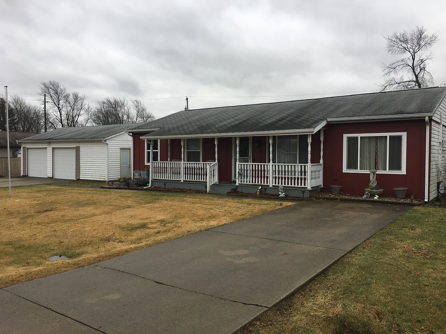 133 W Lutz Dr photo 1