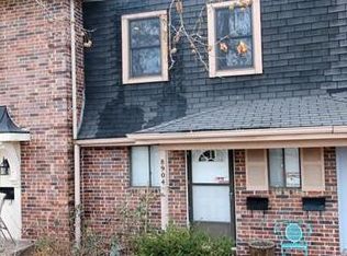 8904 Pflumm Rd, Lenexa, KS 66215