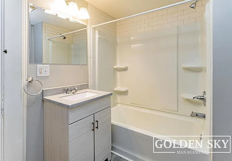 1925 W Jackson St #1 — Photo 25
