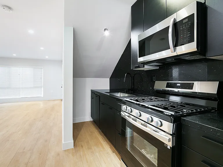 345 N Heliotrope Dr #A — Photo 2