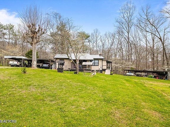 3rd image of 439 Rogerston Rd