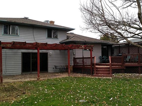 2nd image of 3021 Bowmen Ln