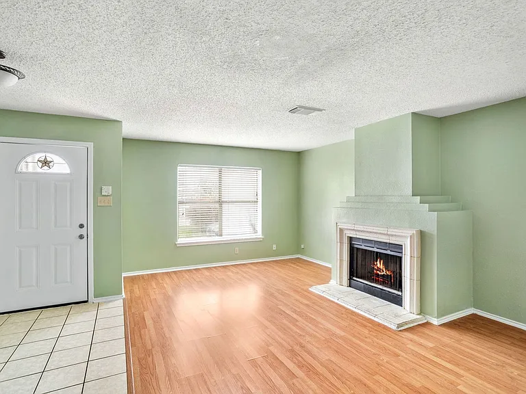 5011 Kenton Trce — Photo 7