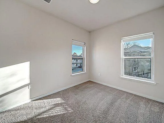 915 Harlocke St — Photo 7